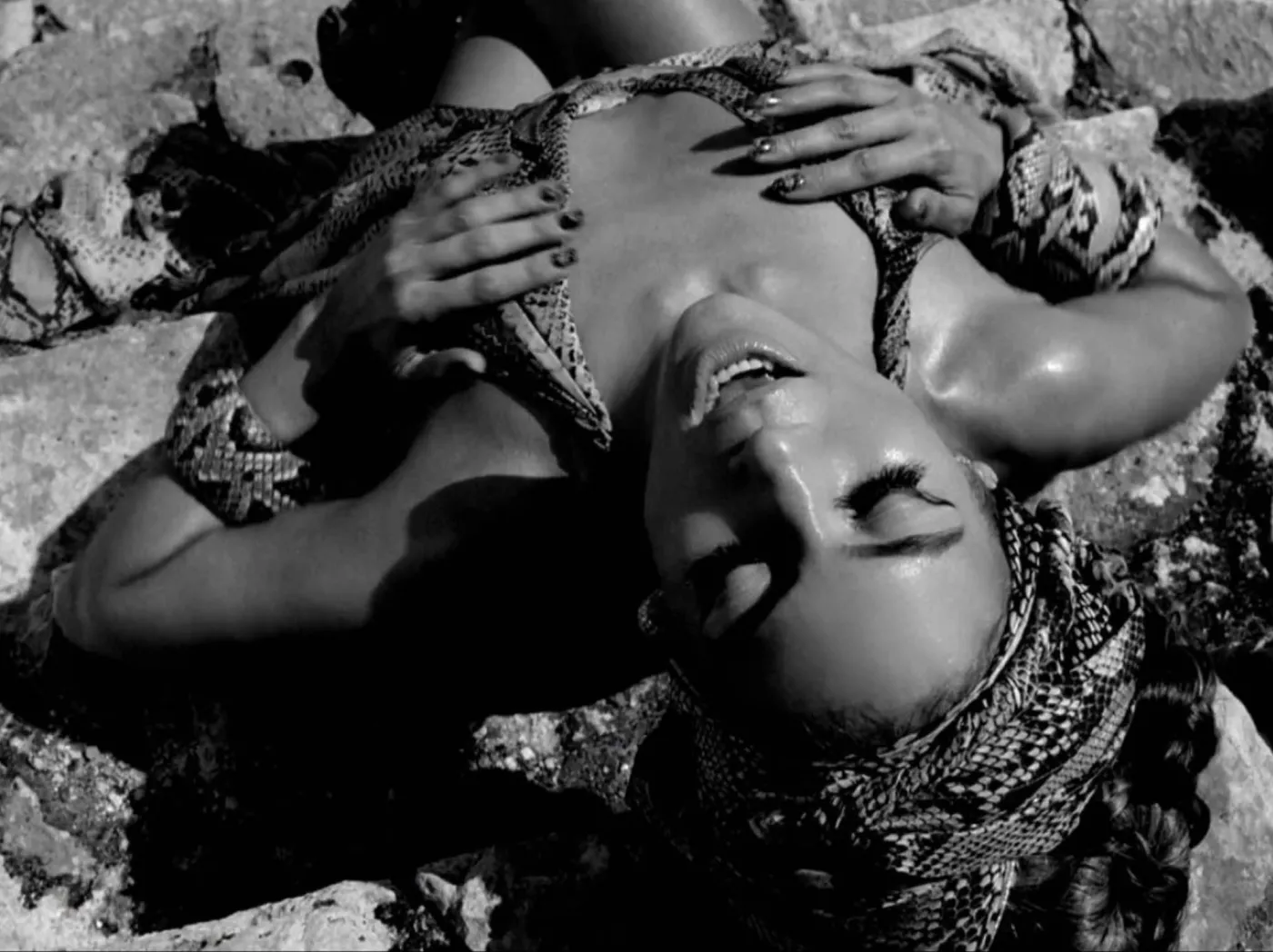 2050133-jennifer-lopez.jpg
