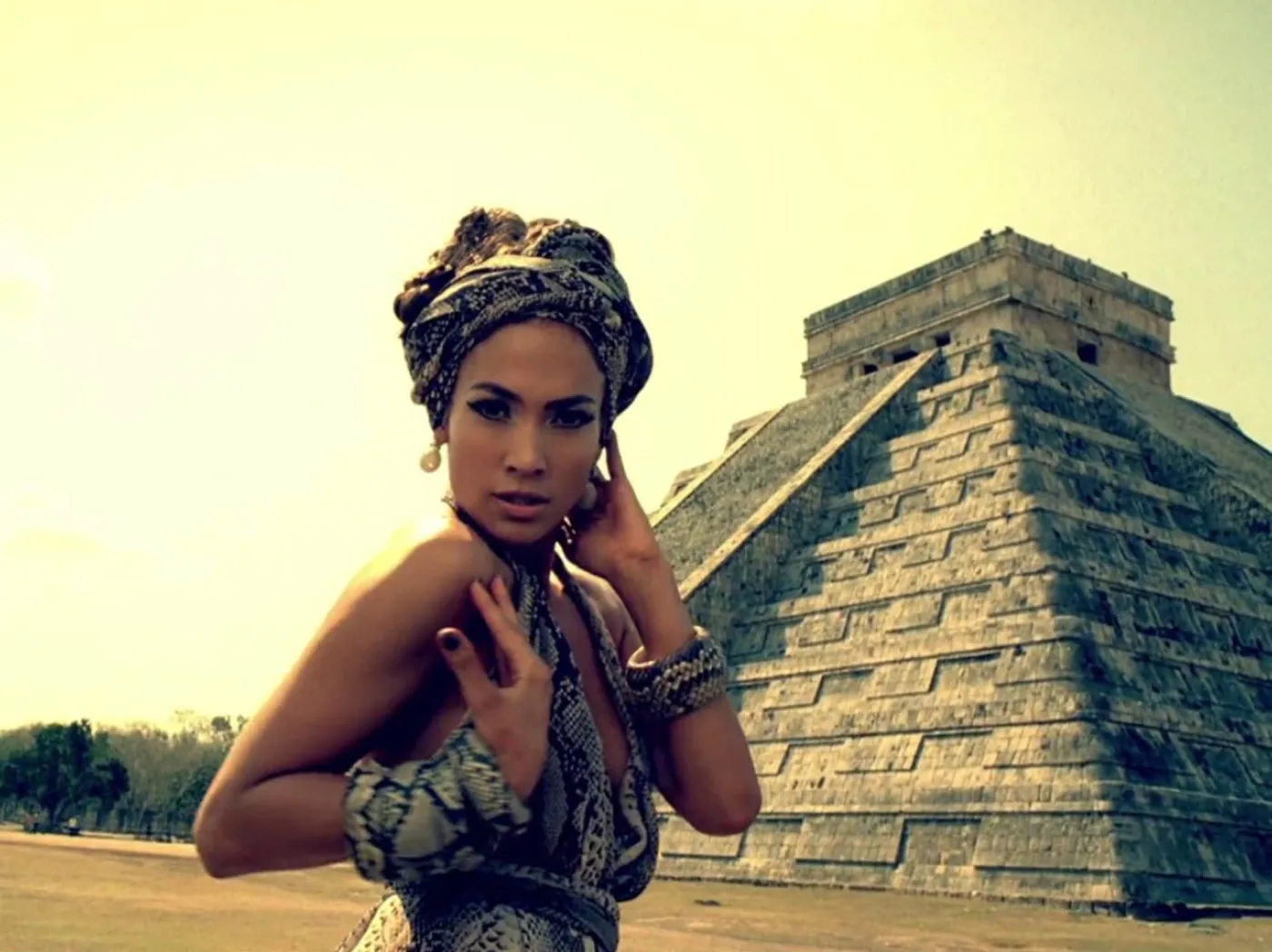 2050208-jennifer-lopez.jpg