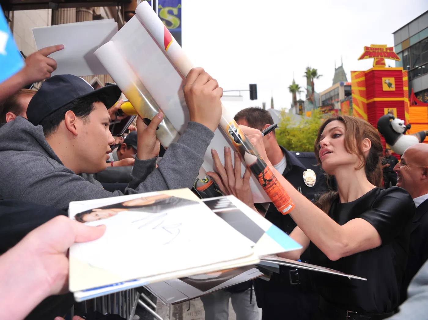 2133842-angelina-jolie.jpg