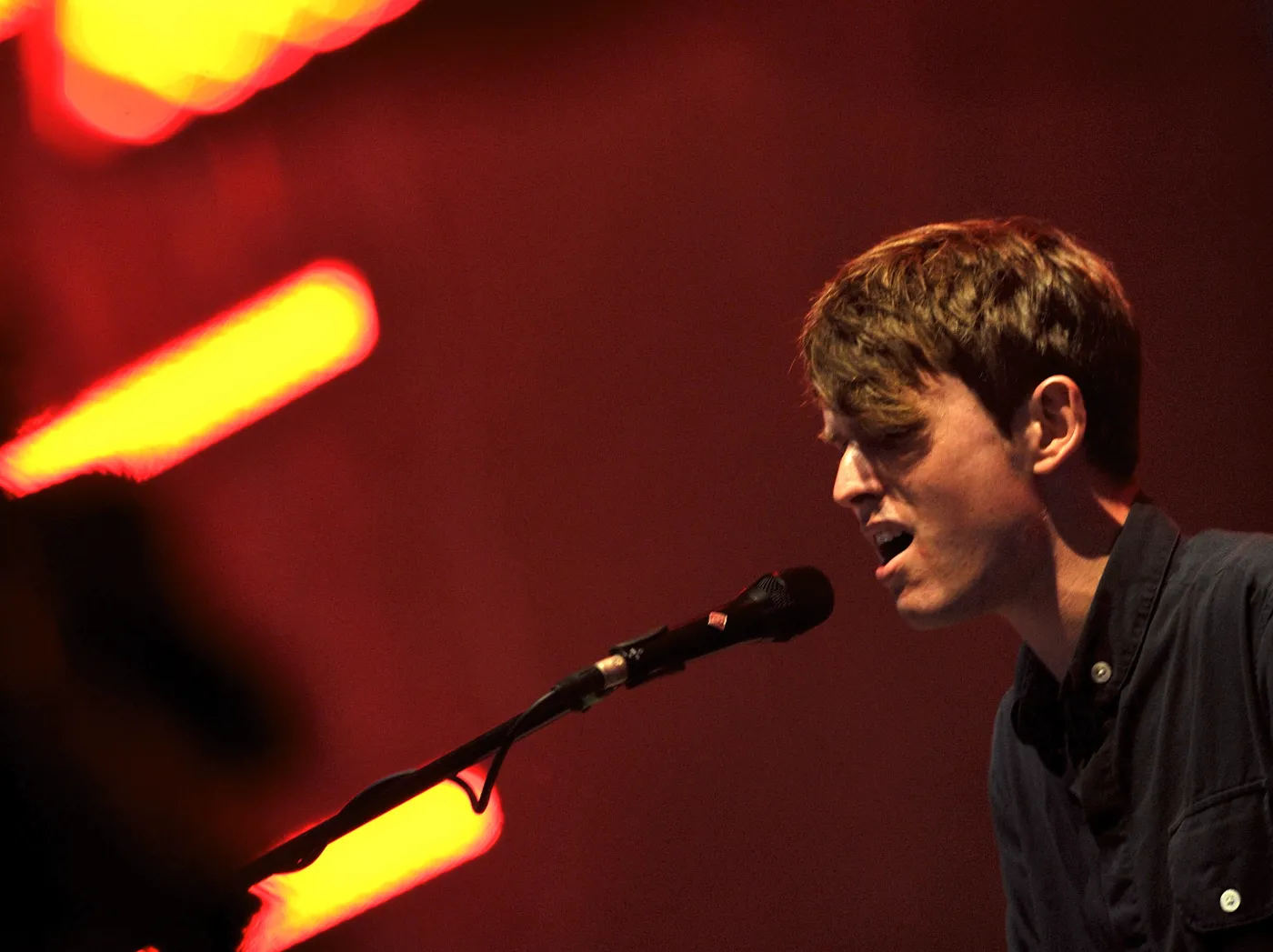 2238174-james-blake.jpg