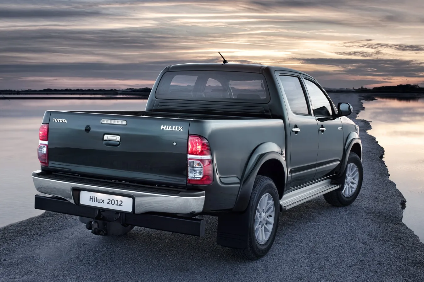 Toyota Hilux z nowym obliczem zadebiutuje na europejskich rynkach w końcu 2011 roku