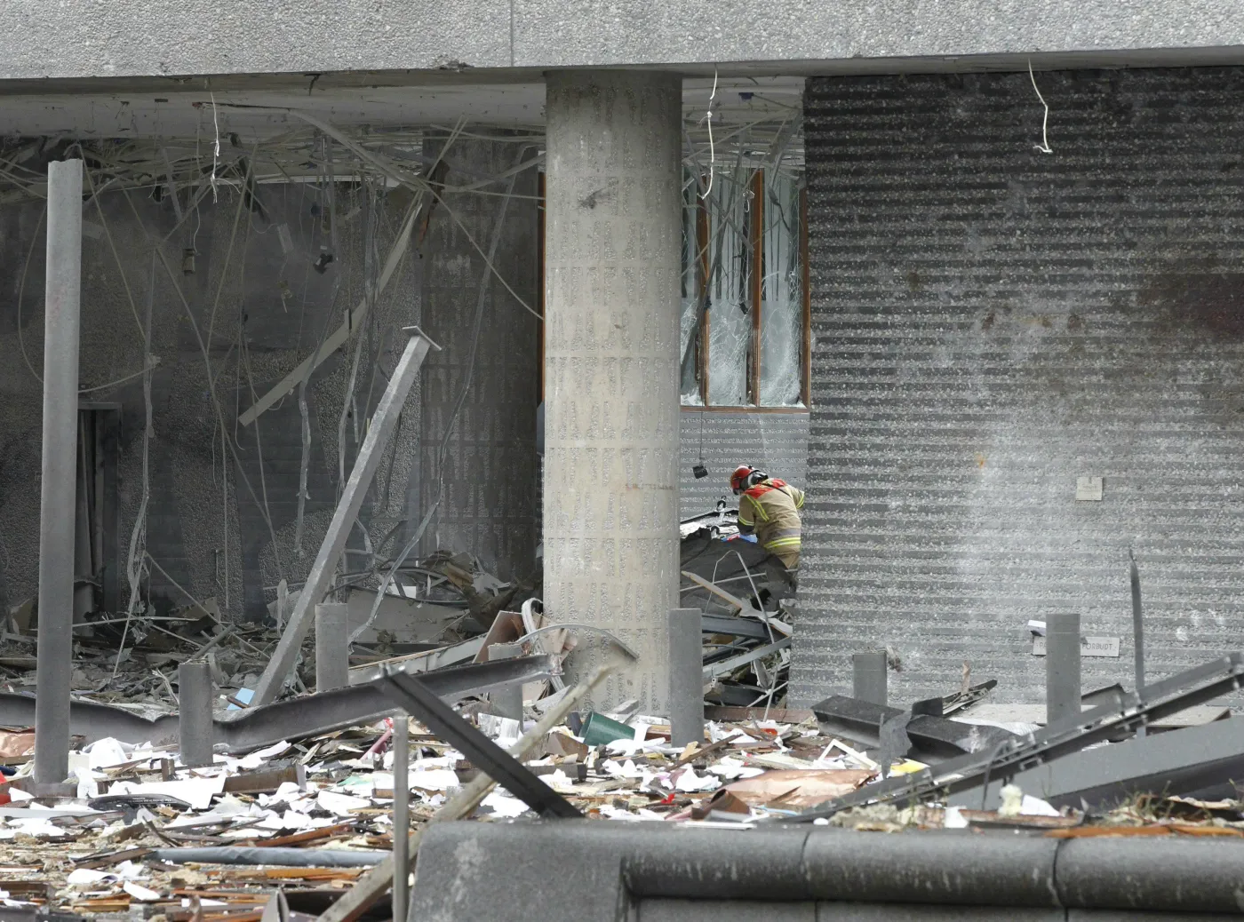 2307834-epa02836653.jpg
