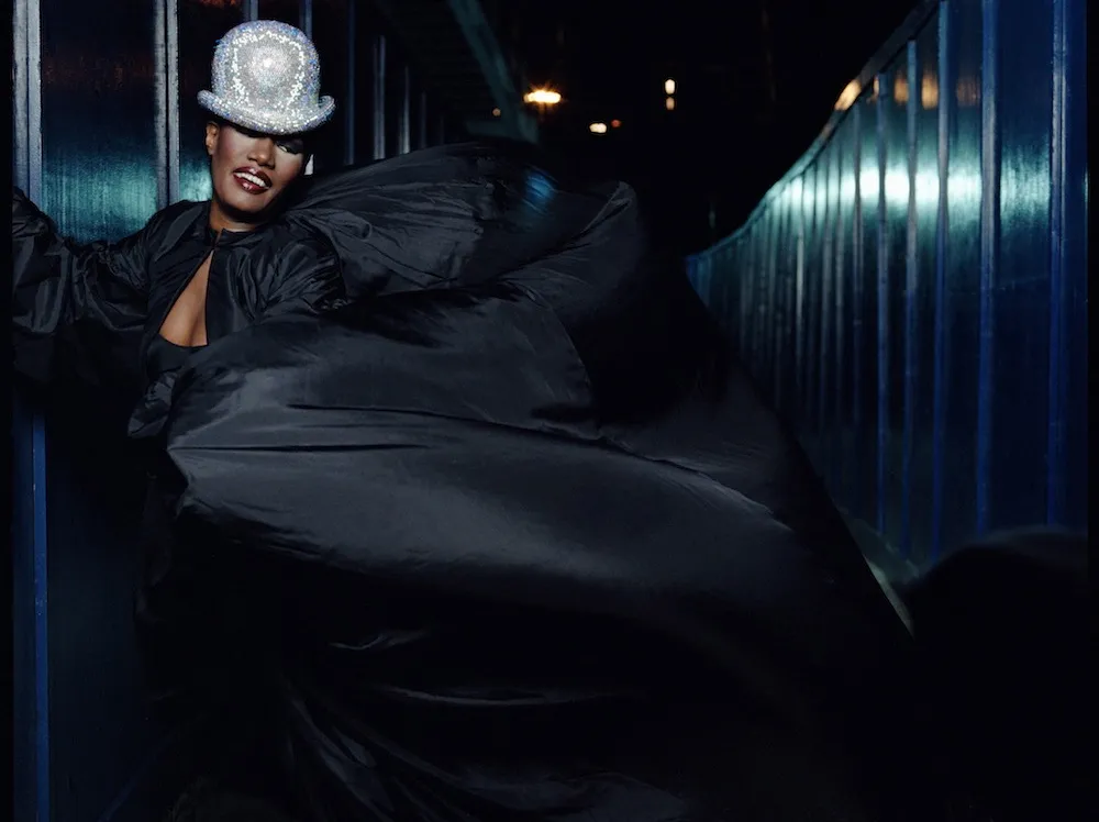 2320836-grace-jones.jpg
