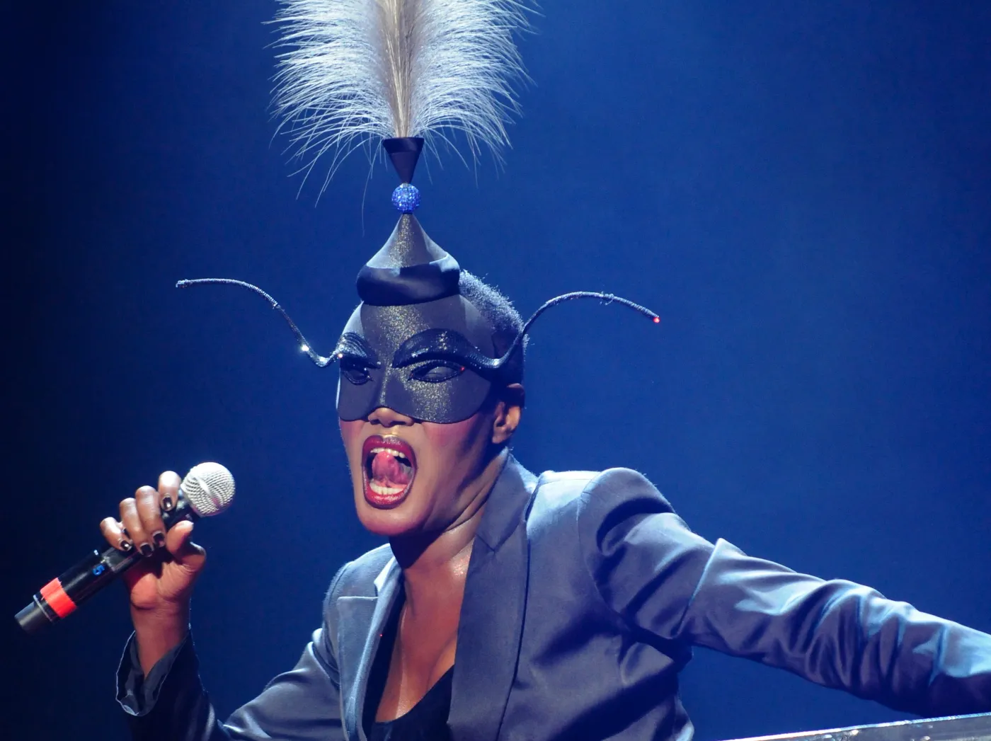 2337400-grace-jones.jpg