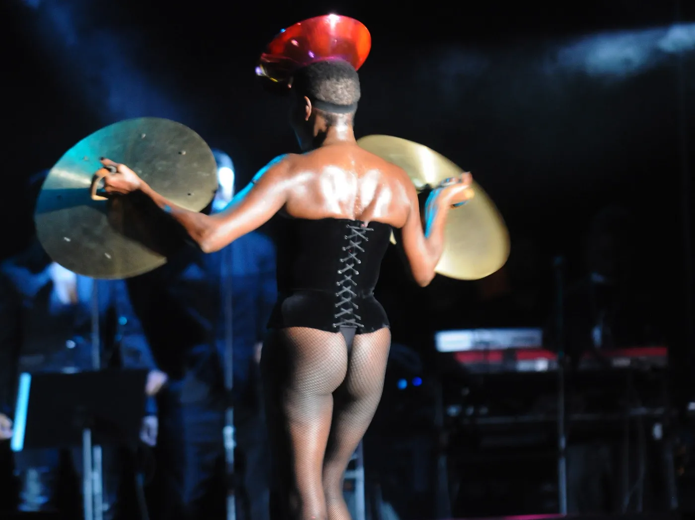 2337225-grace-jones.jpg