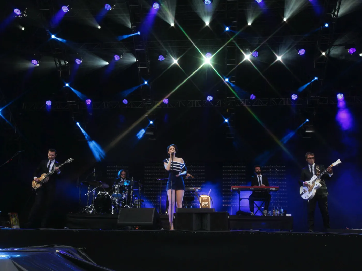 2338176-hooverphonic.jpg