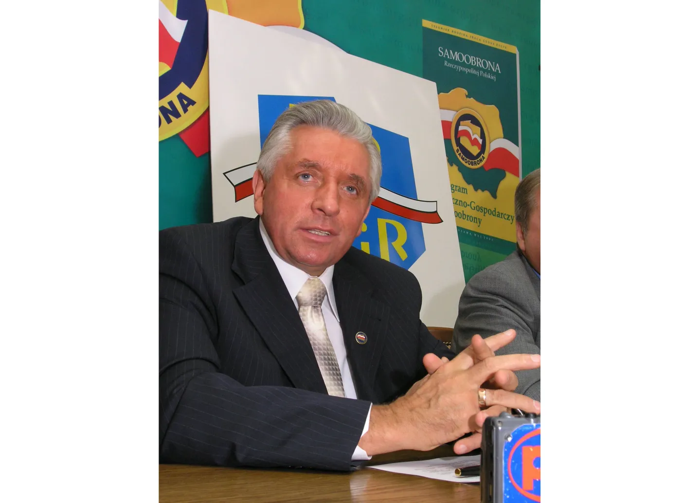 2352661-andrzej-lepper.jpg
