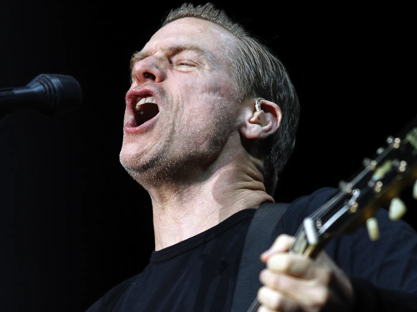 2172946-bryan-adams.jpg