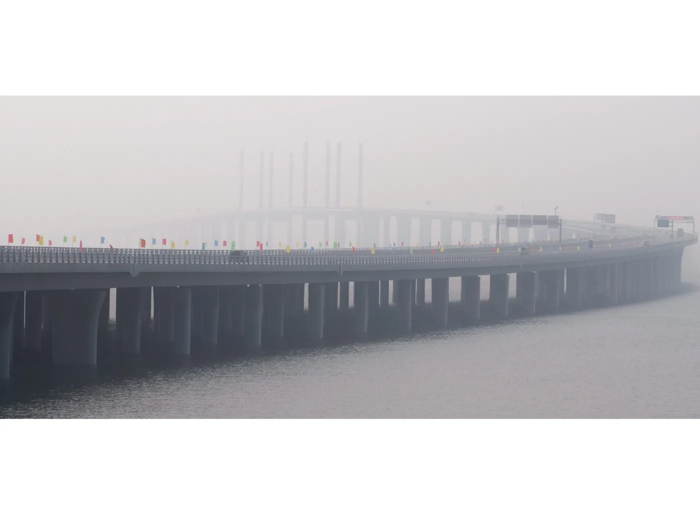2225981-epa02802547.jpg