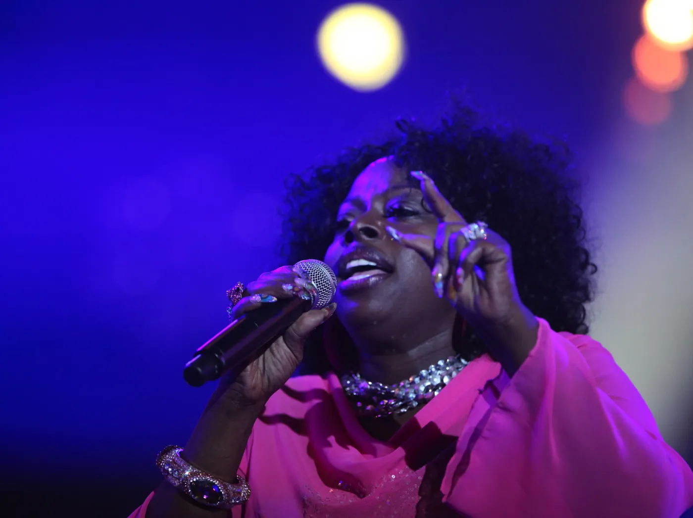 2232602-angie-stone.jpg