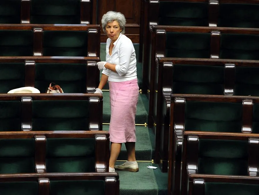 Kto przestrzelił szybę w biurze Nelli Rokity? Mają trop