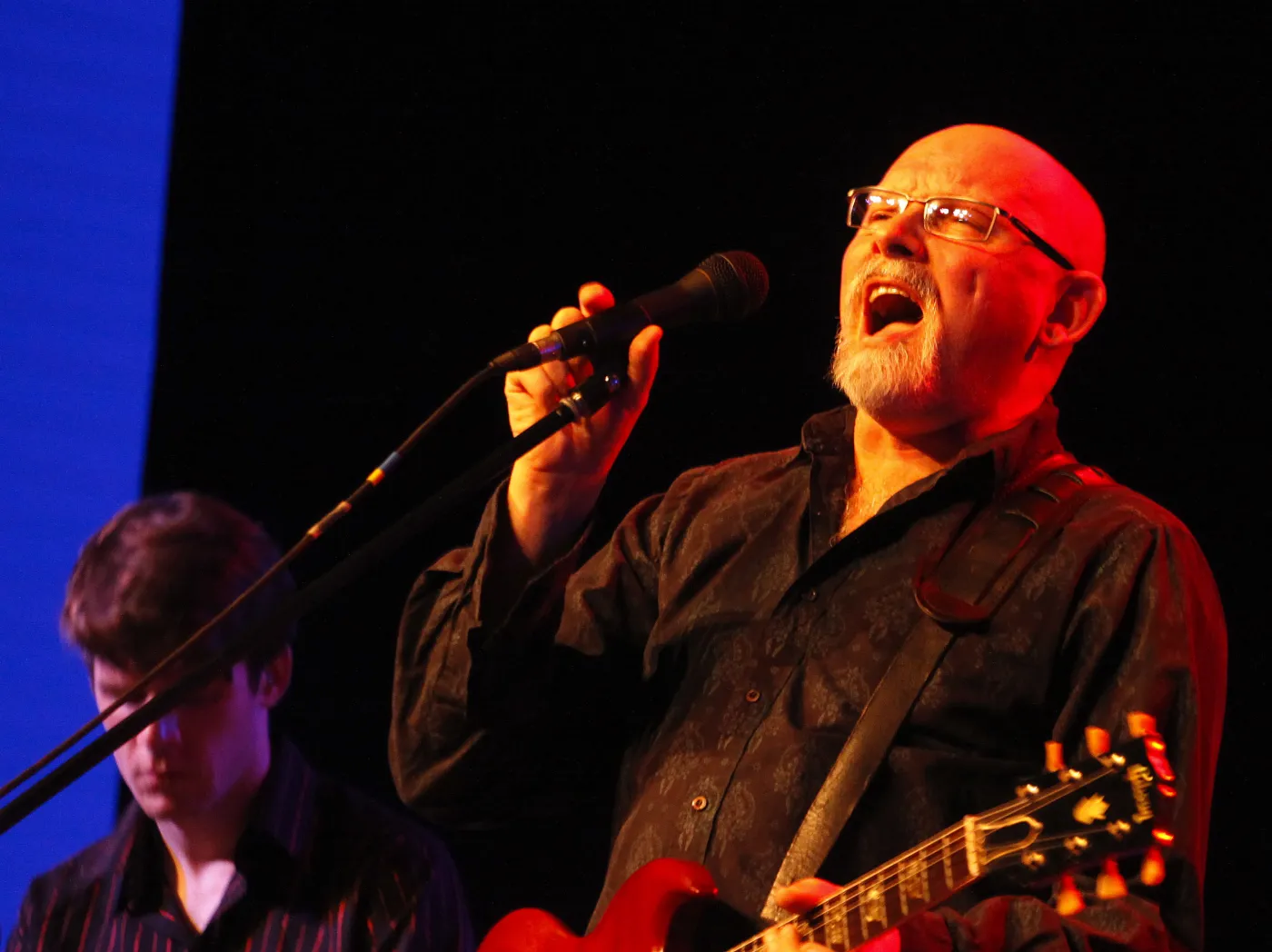 2479768-brendan-perry.jpg