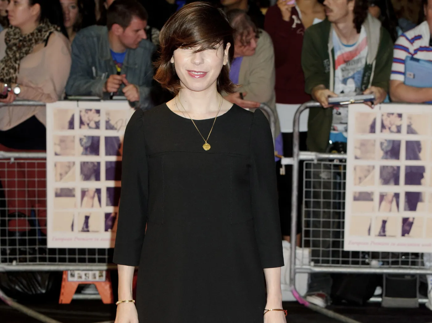 2407389-sally-hawkins.jpg