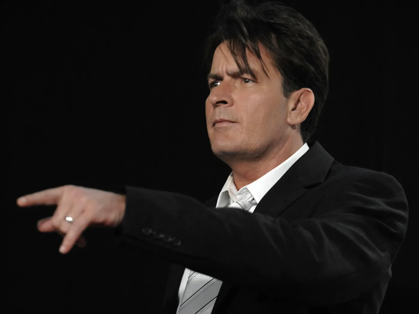 Charlie Sheen w doskonałym towarzystwie