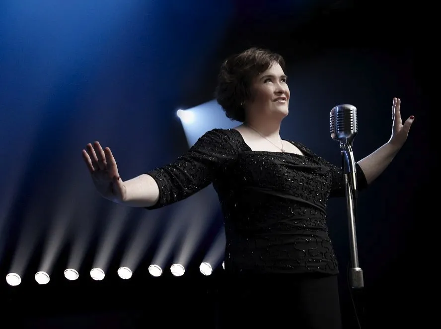 Od kury domowej do supergwiazdy – Susan Boyle i jej kariera z marzeń