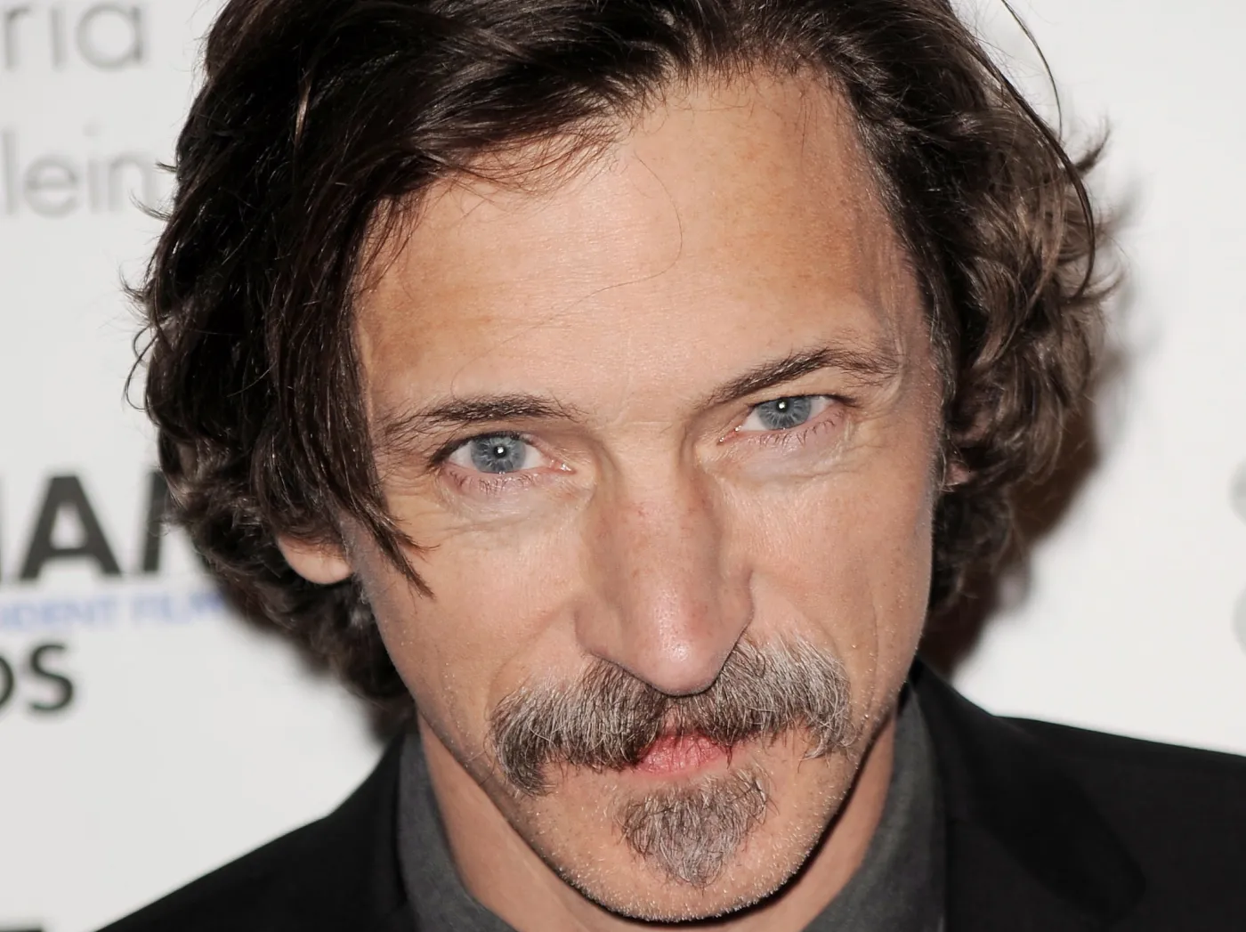 2793641-john-hawkes.jpg