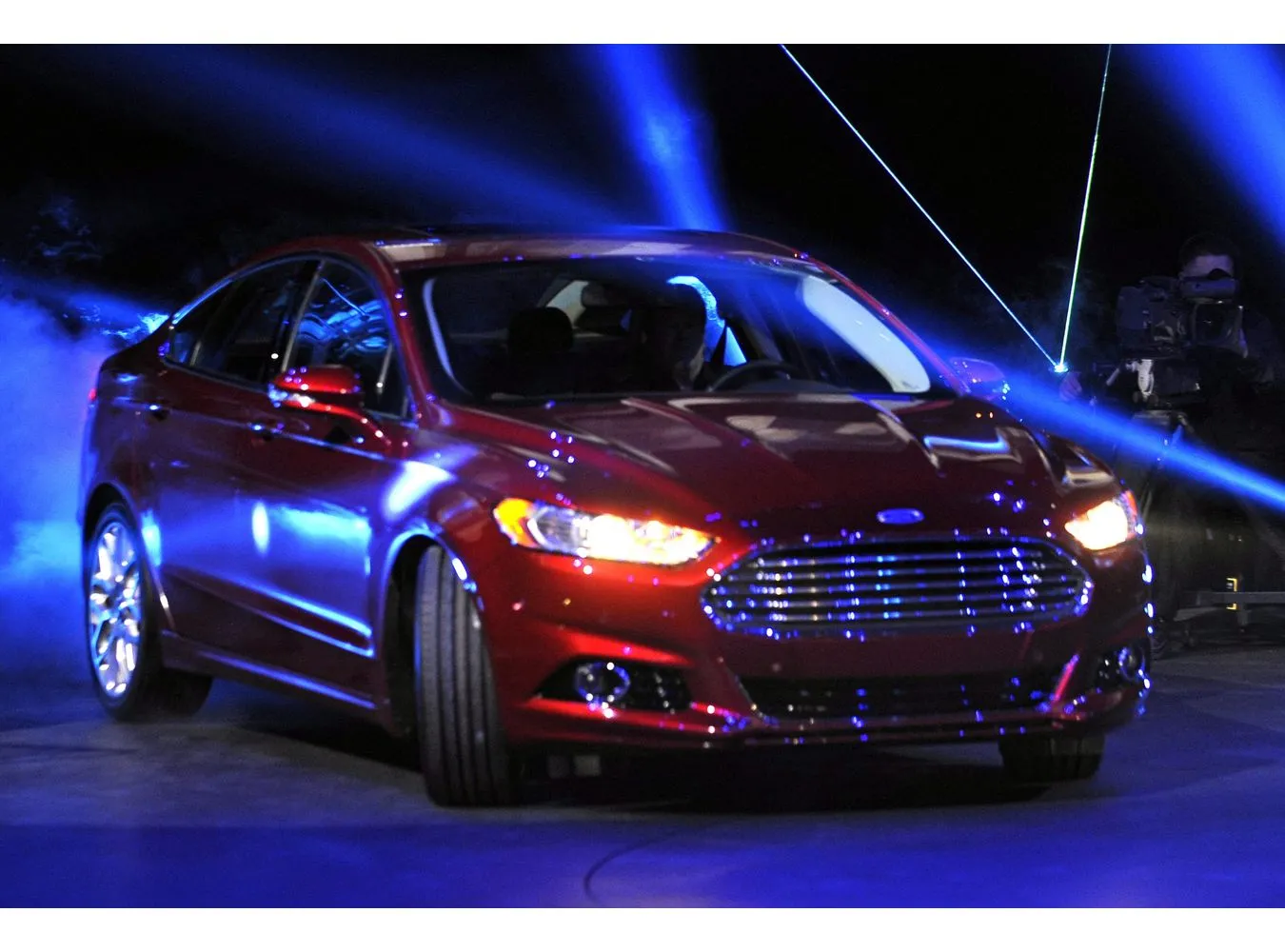 2942183-ford-fusion.jpg