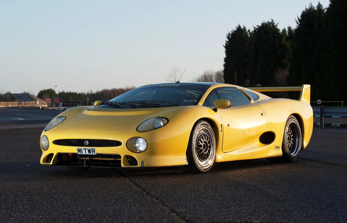 Jaguar XJ220 