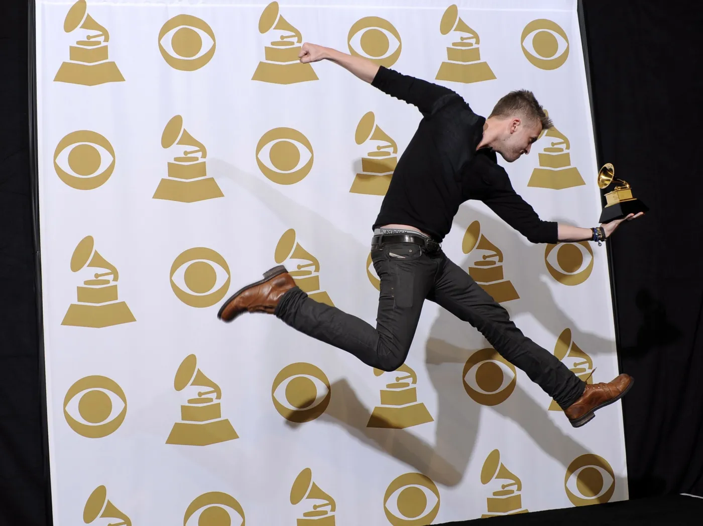3084622-ryan-tedder.jpg