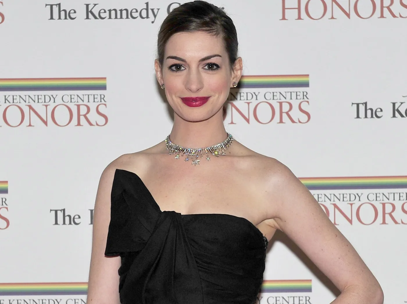 2826668-anne-hathaway.jpg