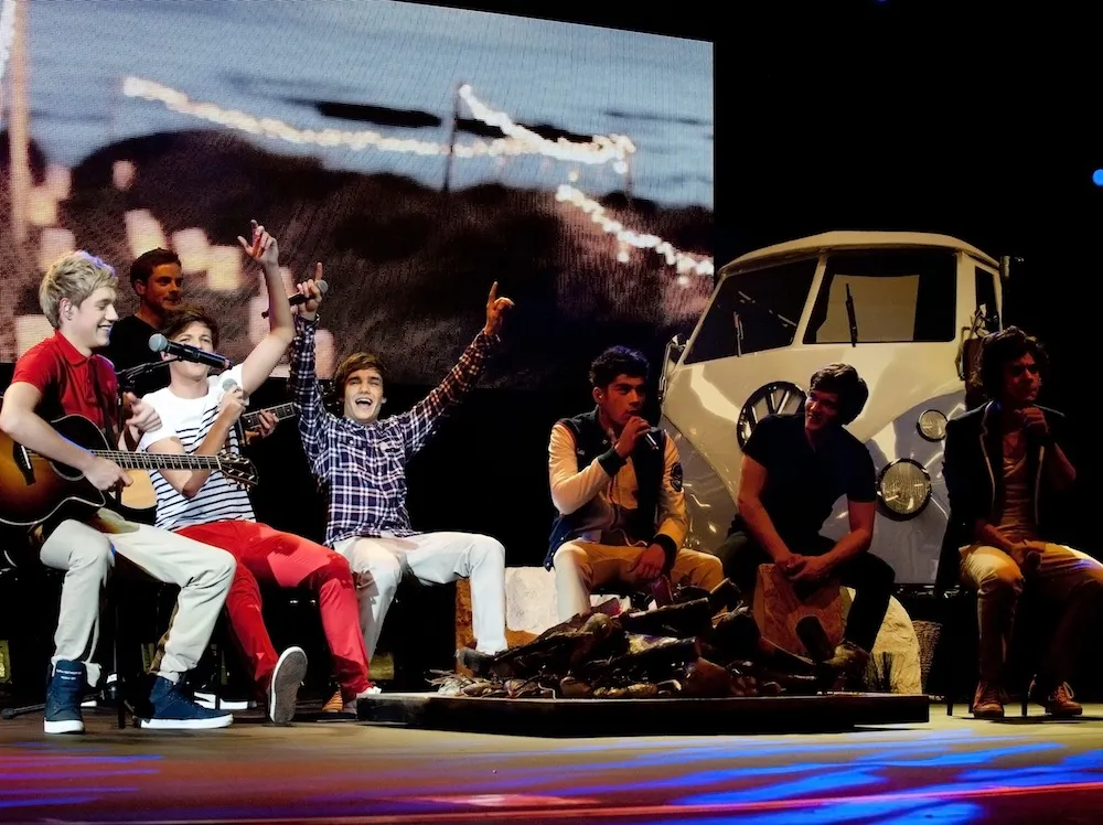 3280282-one-direction.jpg