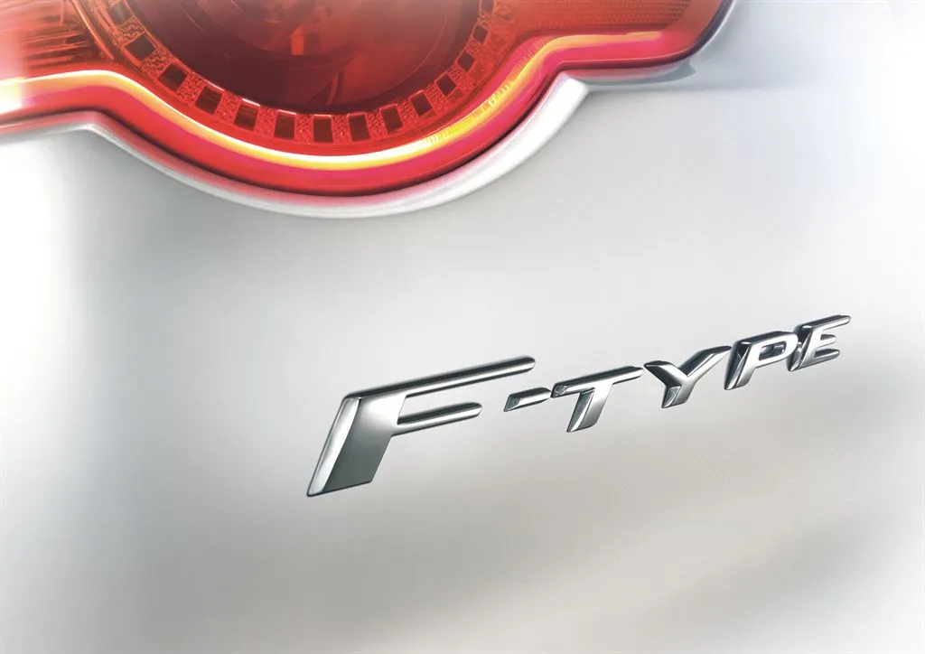 3327592-jaguar-f-type.jpg