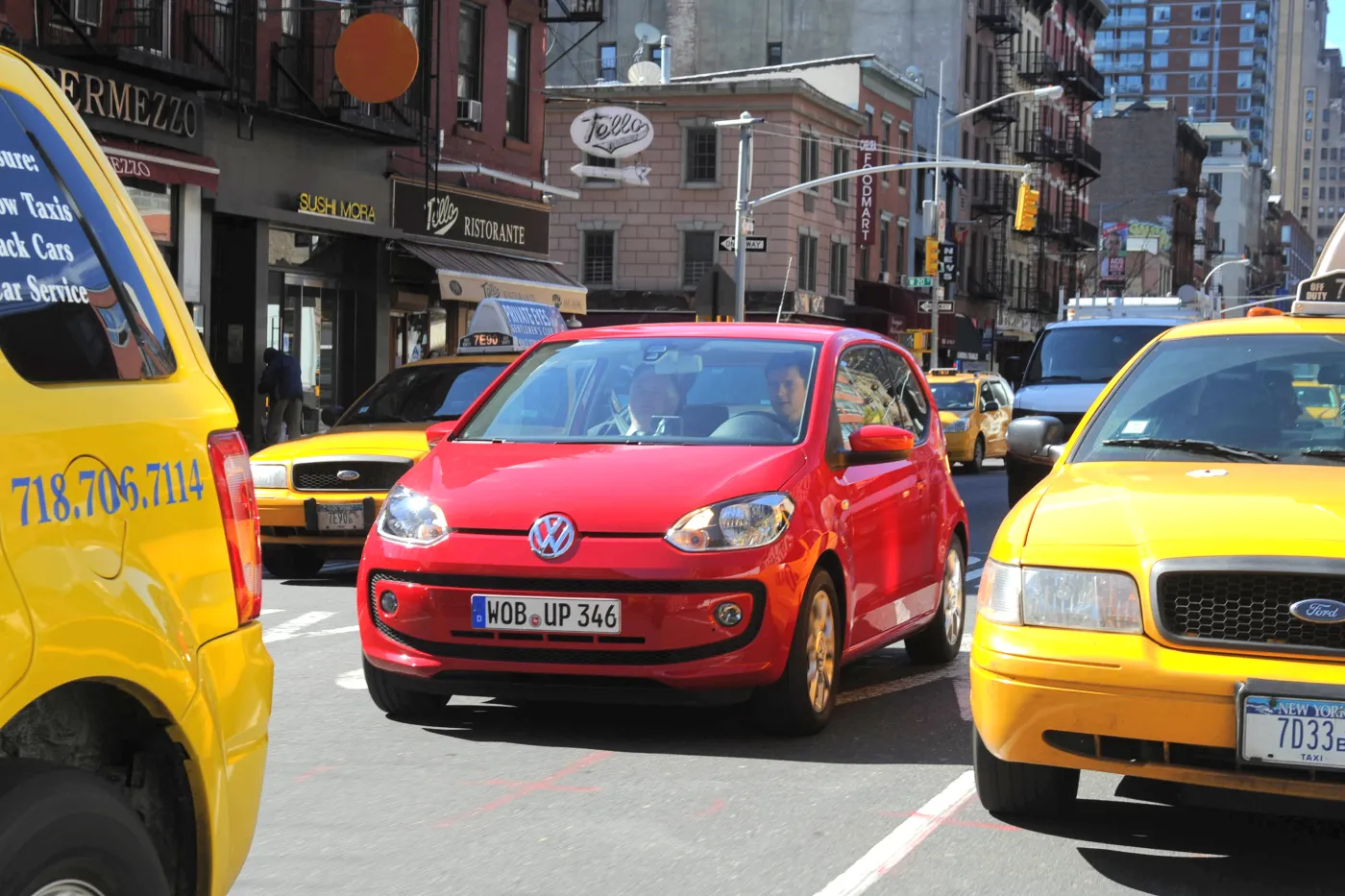 3330465-volkswagen-up.jpg