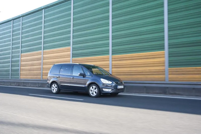 3347251-ford-galaxy.jpg