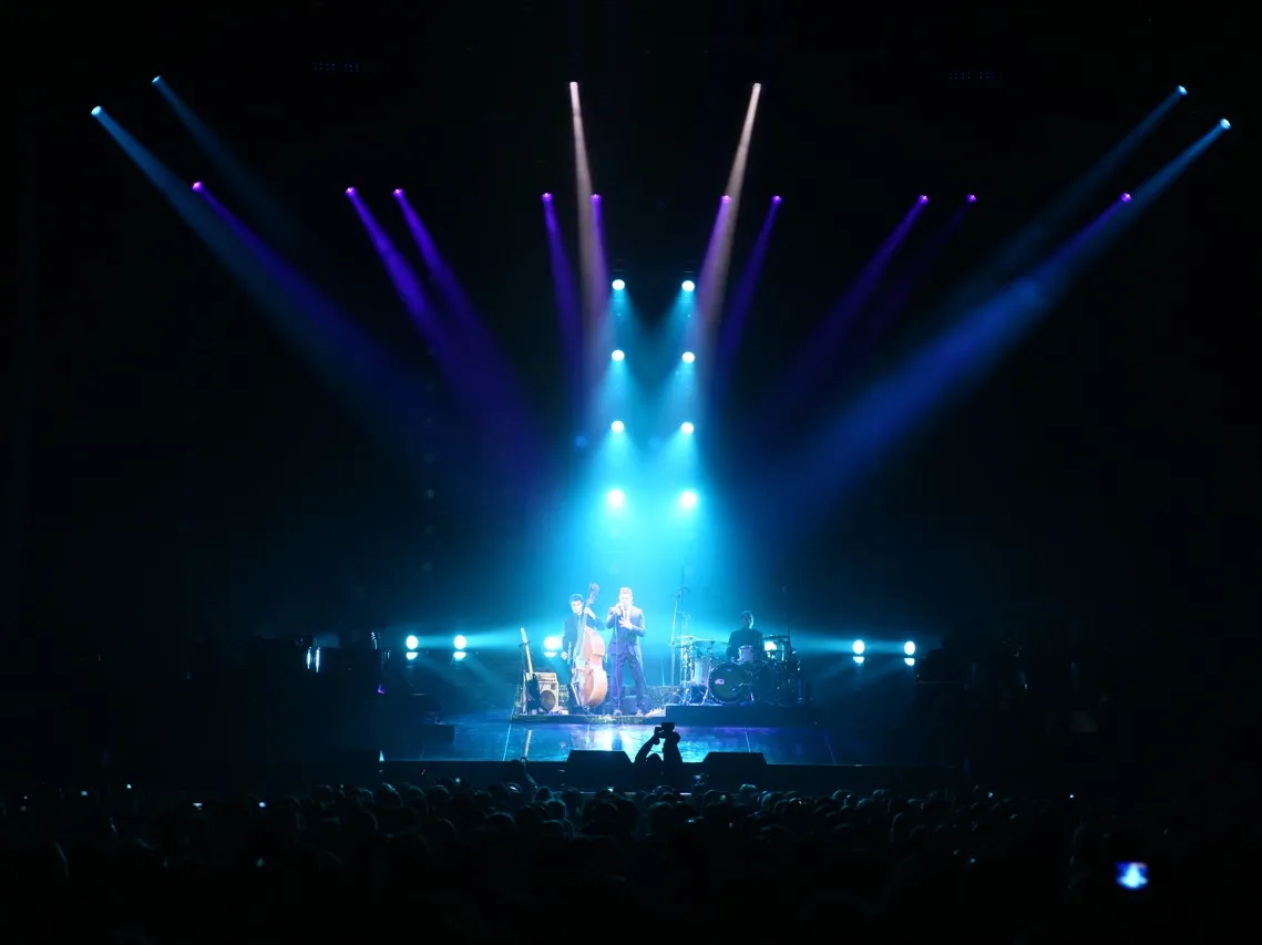 3419606-michael-buble.jpg