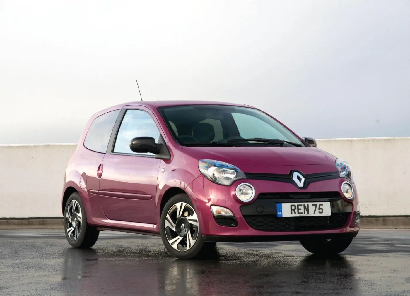 3429821-renault-twingo.jpg