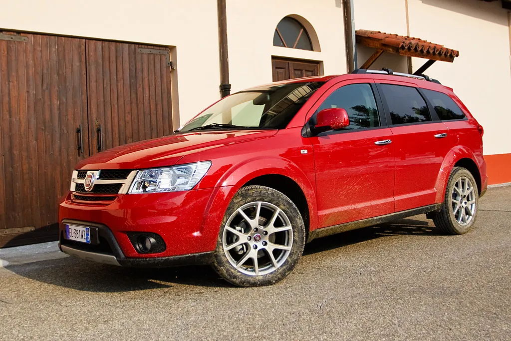 3458333-fiat-freemont.jpg