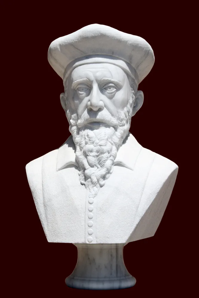 3223873-nostradamus.jpg