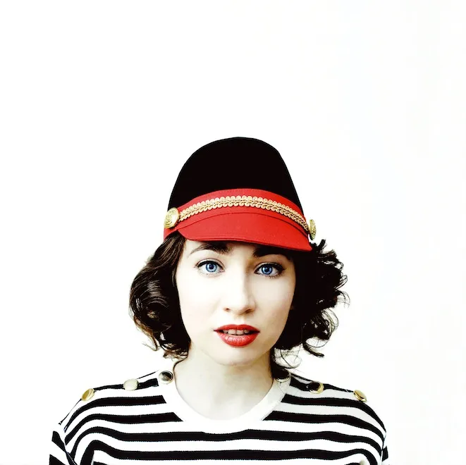 Regina Spektor, wokal, pianino i dodatki