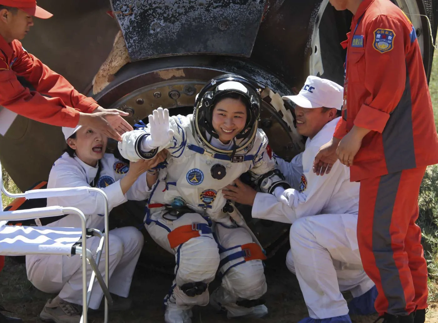 3714990-chiny-kosmos.jpg