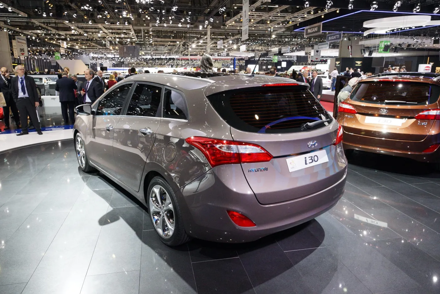 3340494-hyundai-i30.jpg