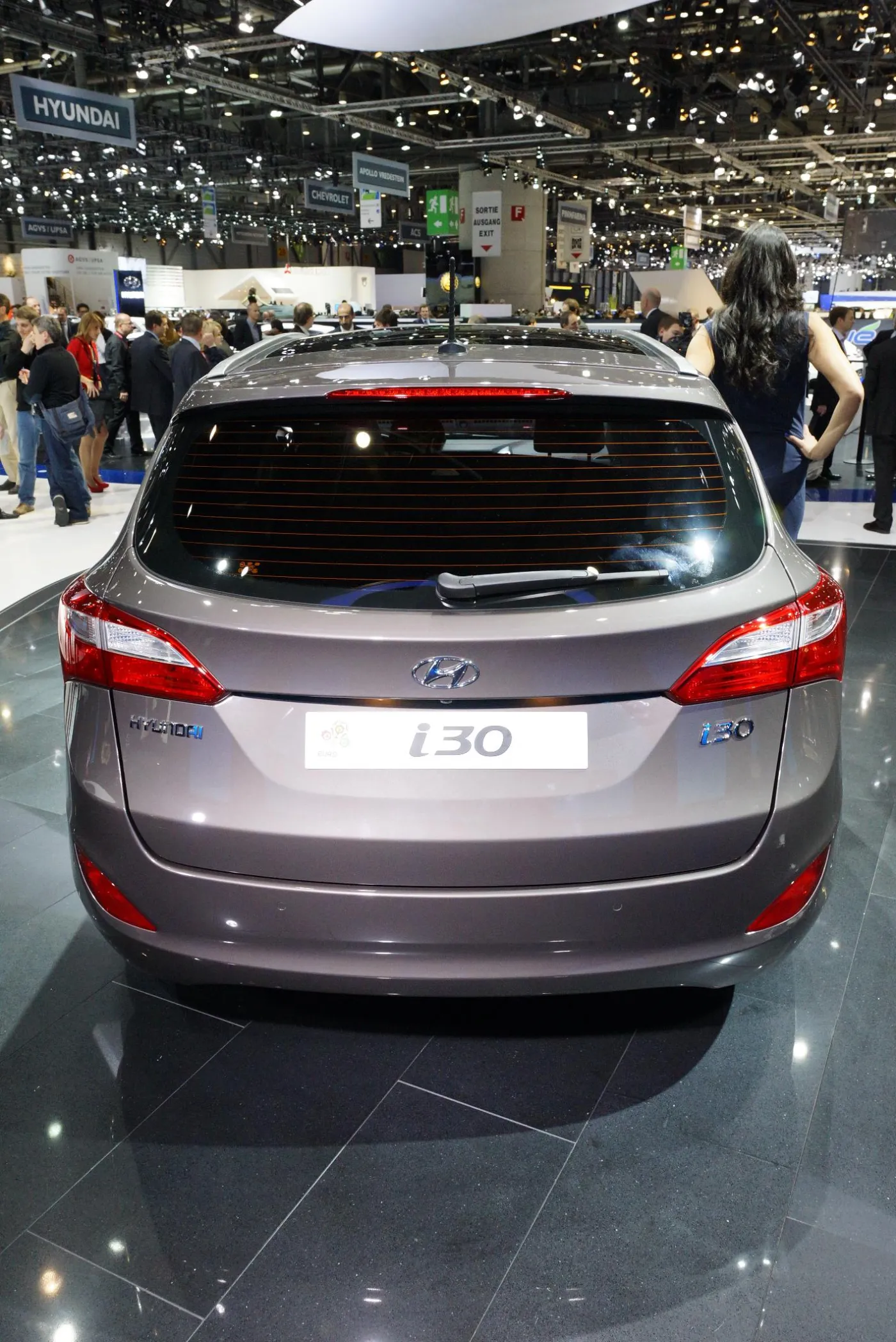 3340523-hyundai-i30.jpg