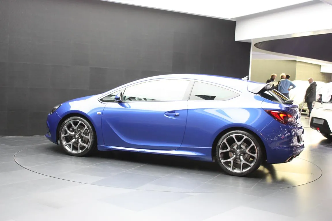 3479537-opel-astra-opc.jpg