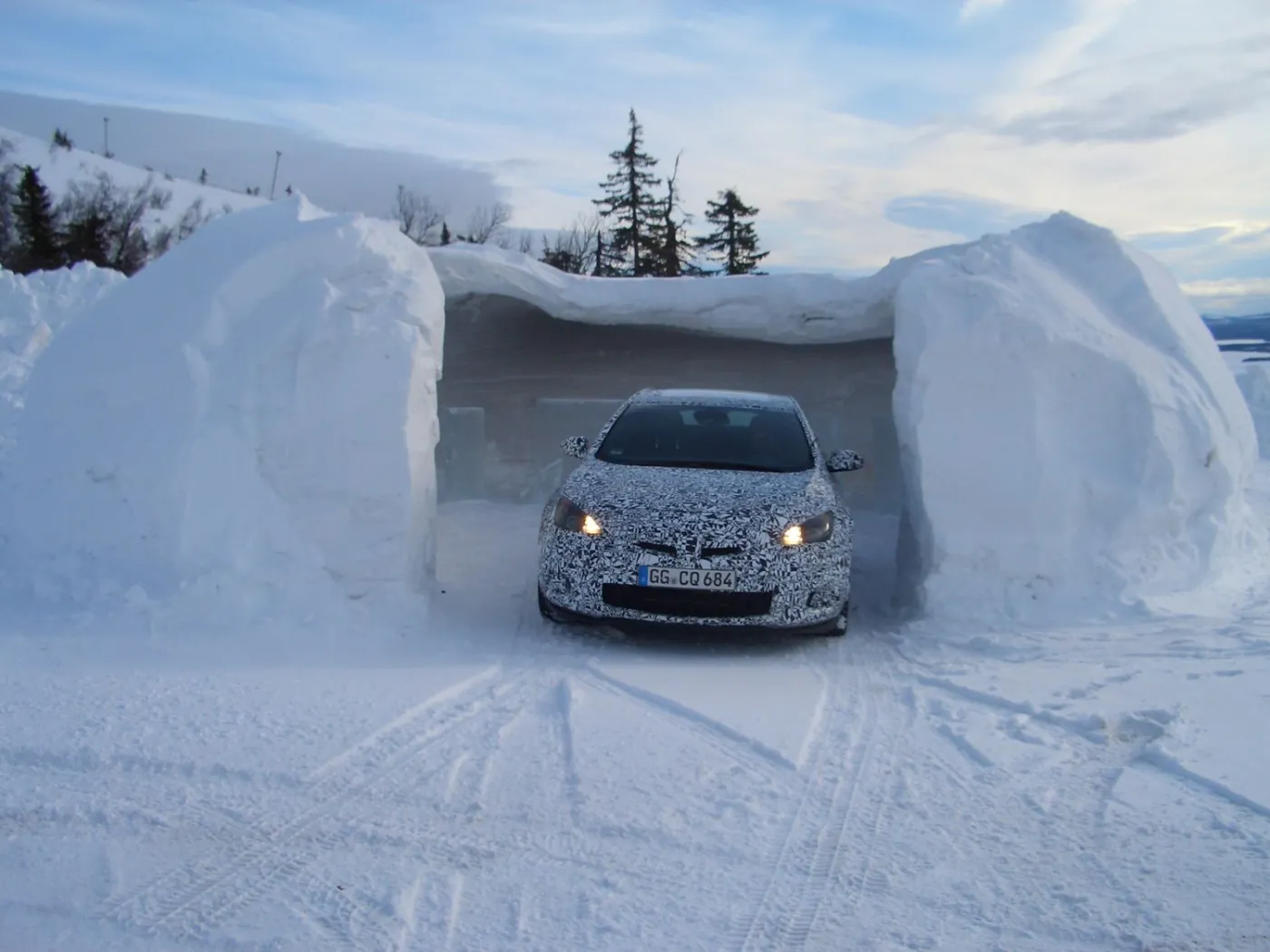 3479713-opel-astra-opc.jpg
