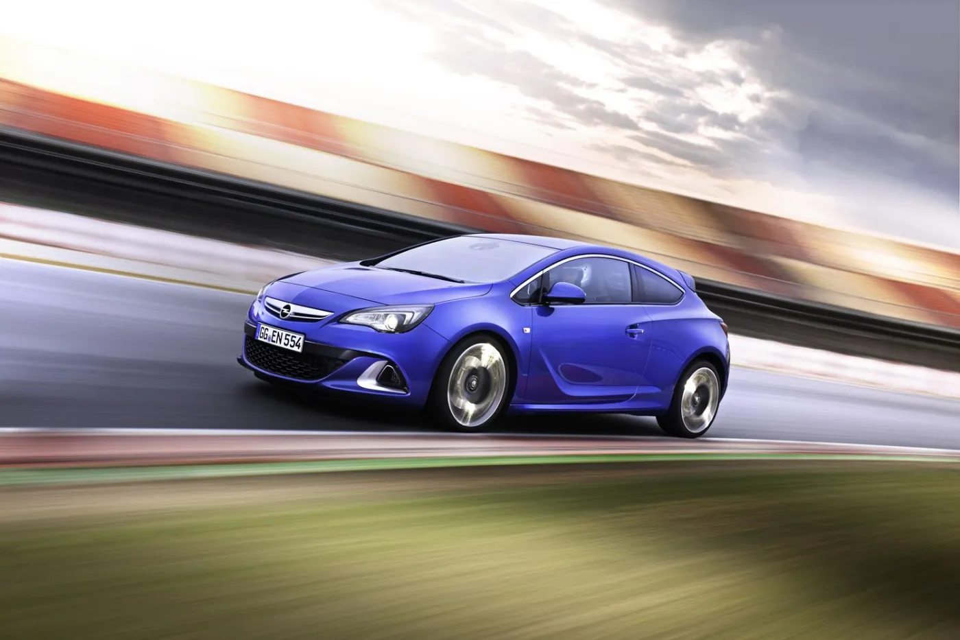 3479131-opel-astra-opc.jpg