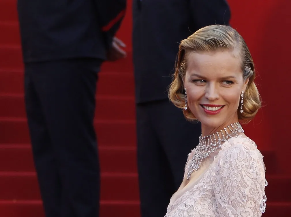 3506068-eva-herzigova.jpg