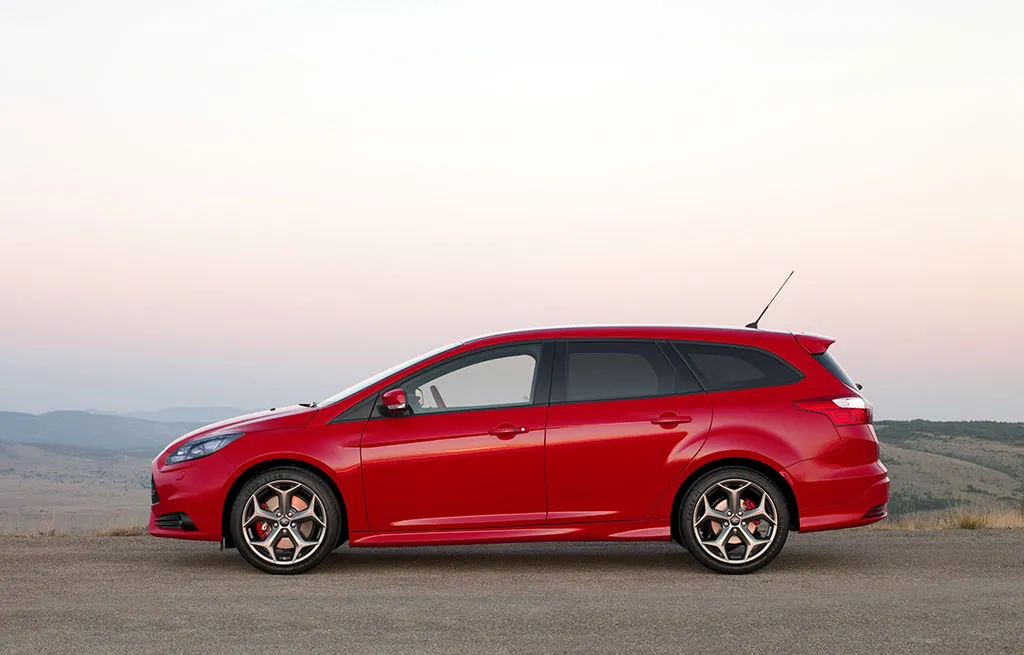 2485062-fordfocusst-13.jpg