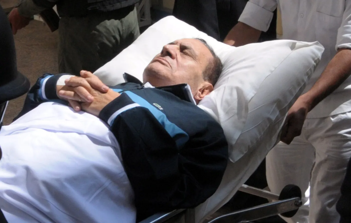 Mubarak czuje się coraz gorzej. Podłączano go do respiratora