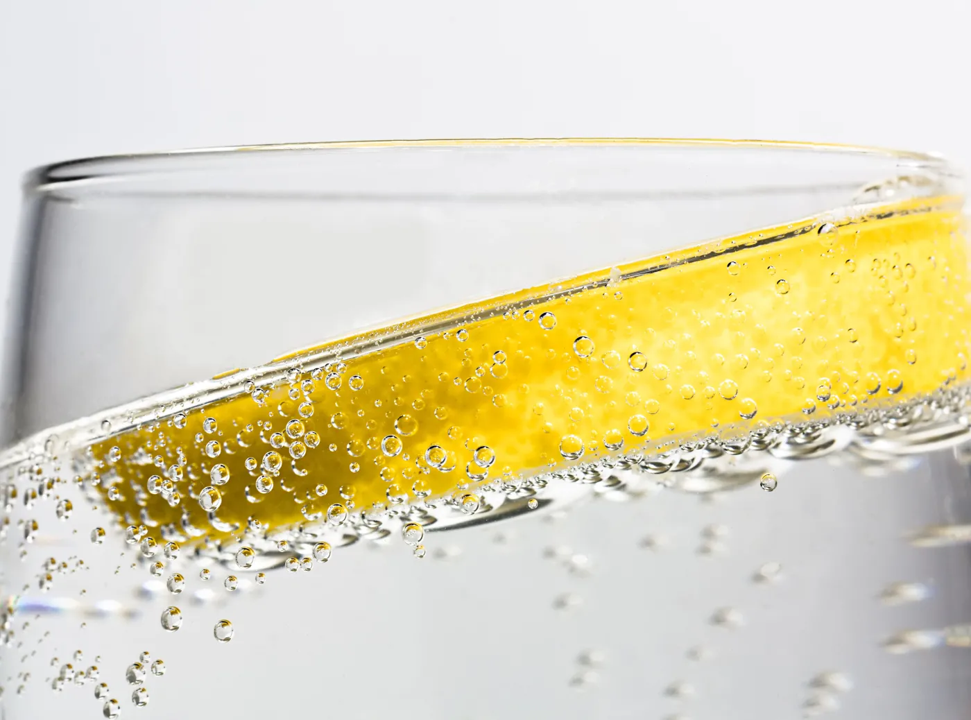 3617093-gin-alkohol.jpg