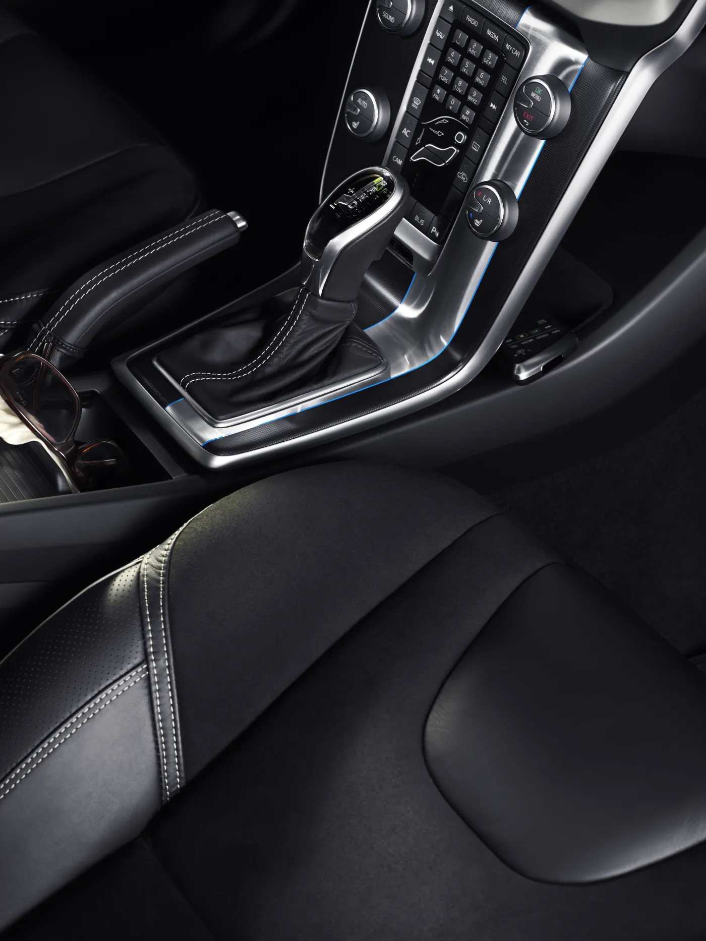 4026455-volvo-v40-2.jpg