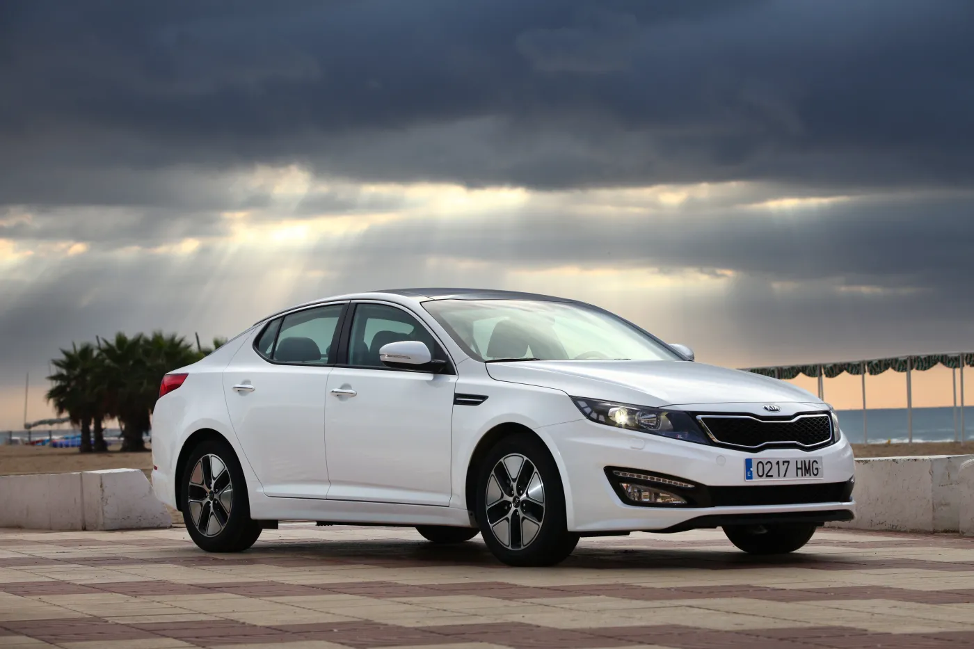 4104098-kia-optima-02.jpg
