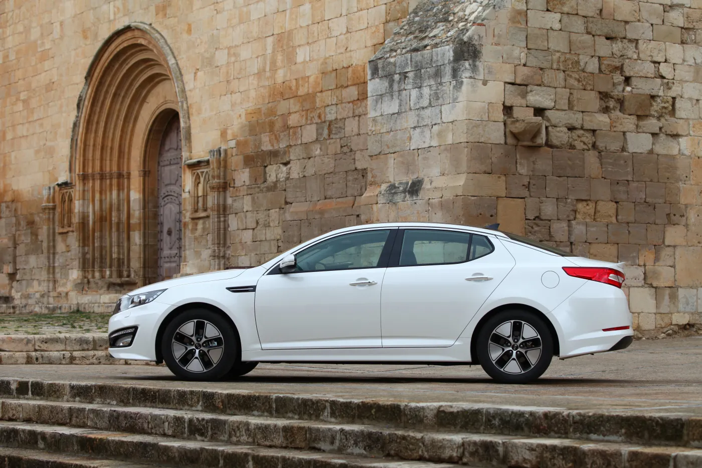 4104185-kia-optima-21.jpg