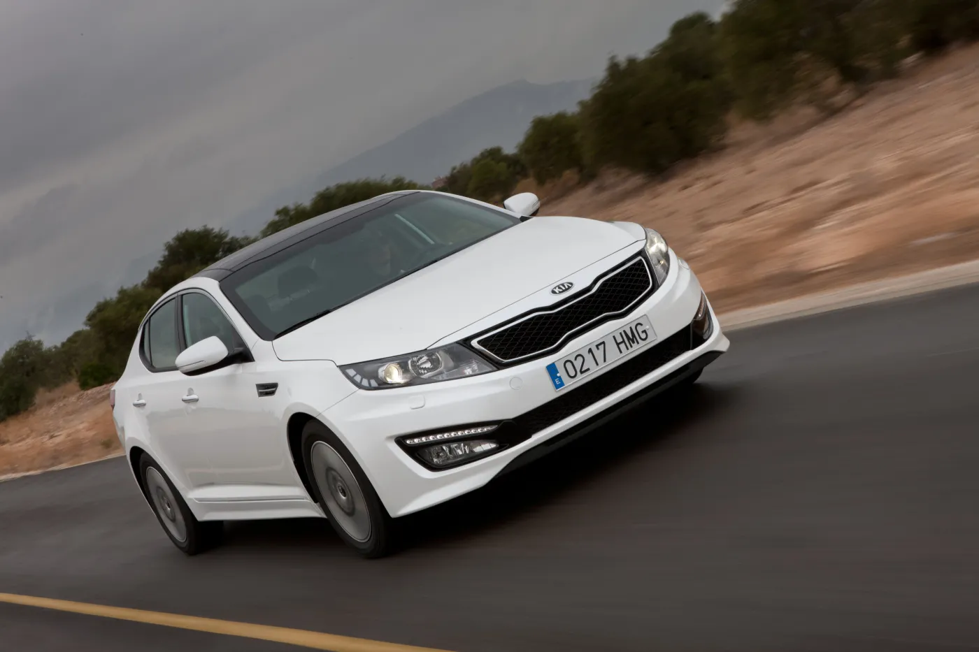 4104243-kia-optima-28.jpg