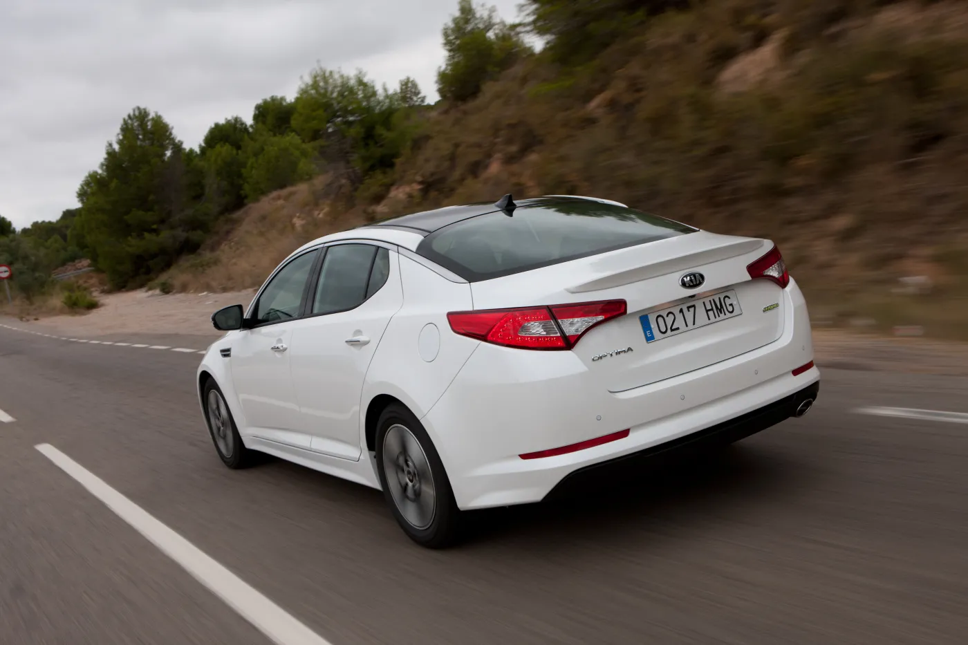 4104301-kia-optima-34.jpg