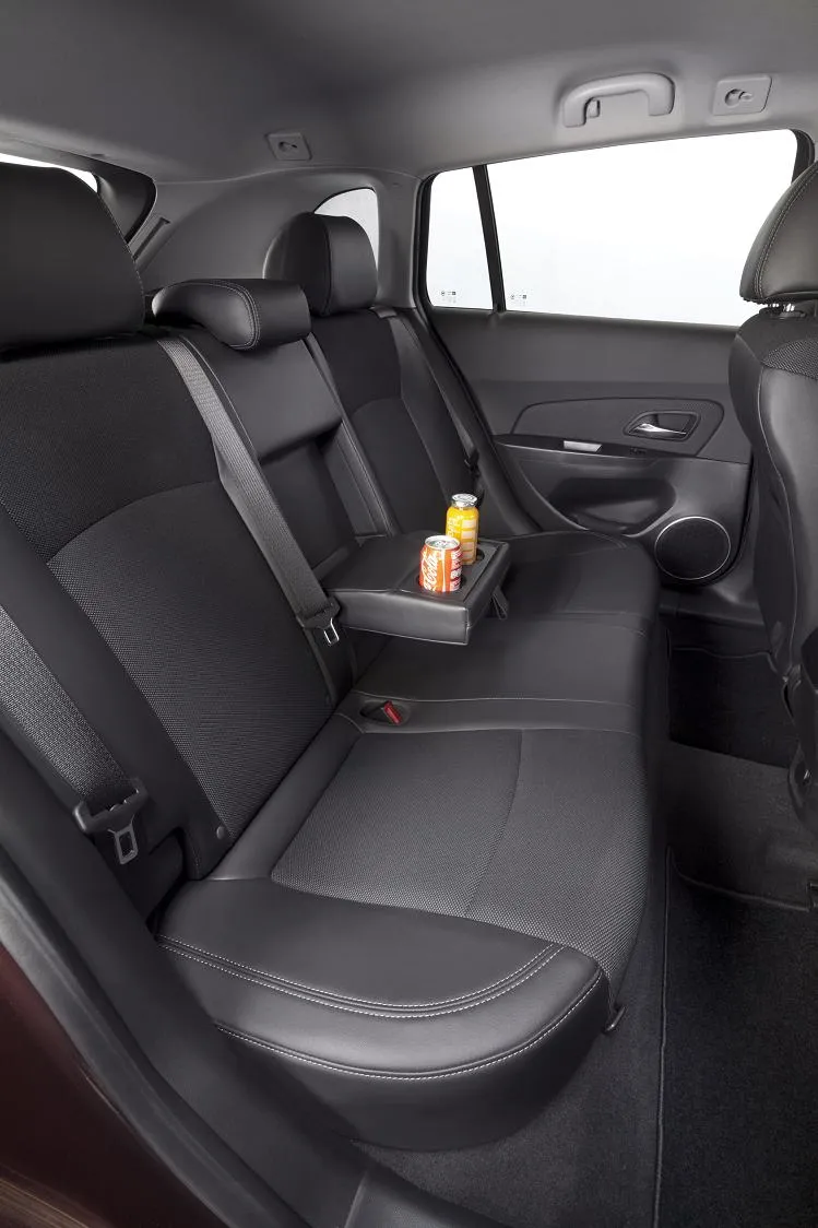 4146857-interior-32-m.jpg