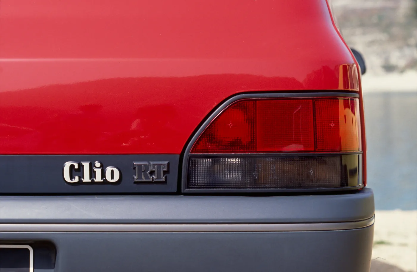 3872018-1-clio-1990-r.jpg